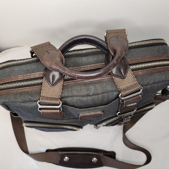 Tumi Messenger Laptop Bag Travel Set - Picture 6 of 16